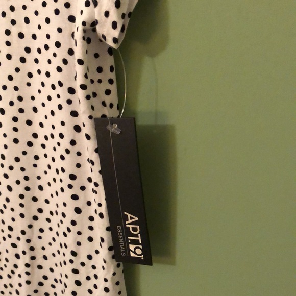 New with Tag Apt 9 Essentials White with Black Dots V-neck Shirt - Picture 2 of 3